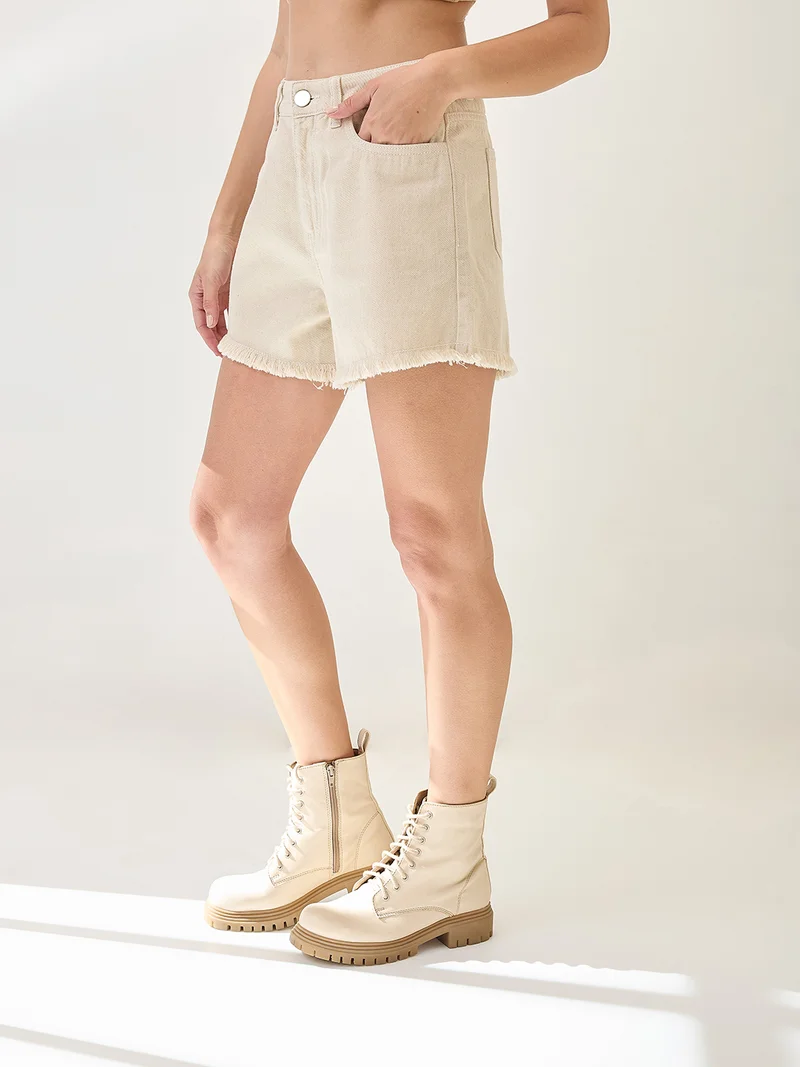 globus Women Slim Fit Mid-Rise Frayed Hem Denim Shorts