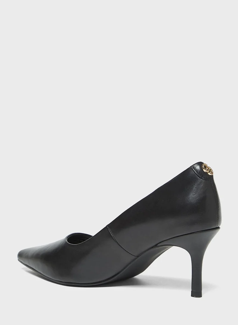 سيليست Pointed Toe Pumps