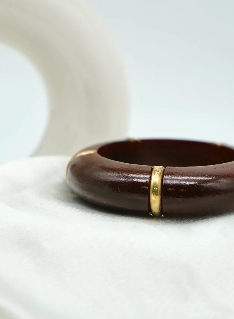 جاهز للشاي إسوارة خشبية مصنوعة يدويًا بتفاصيل ذهبية – إطلالة أنيقة وعصرية - Image 3