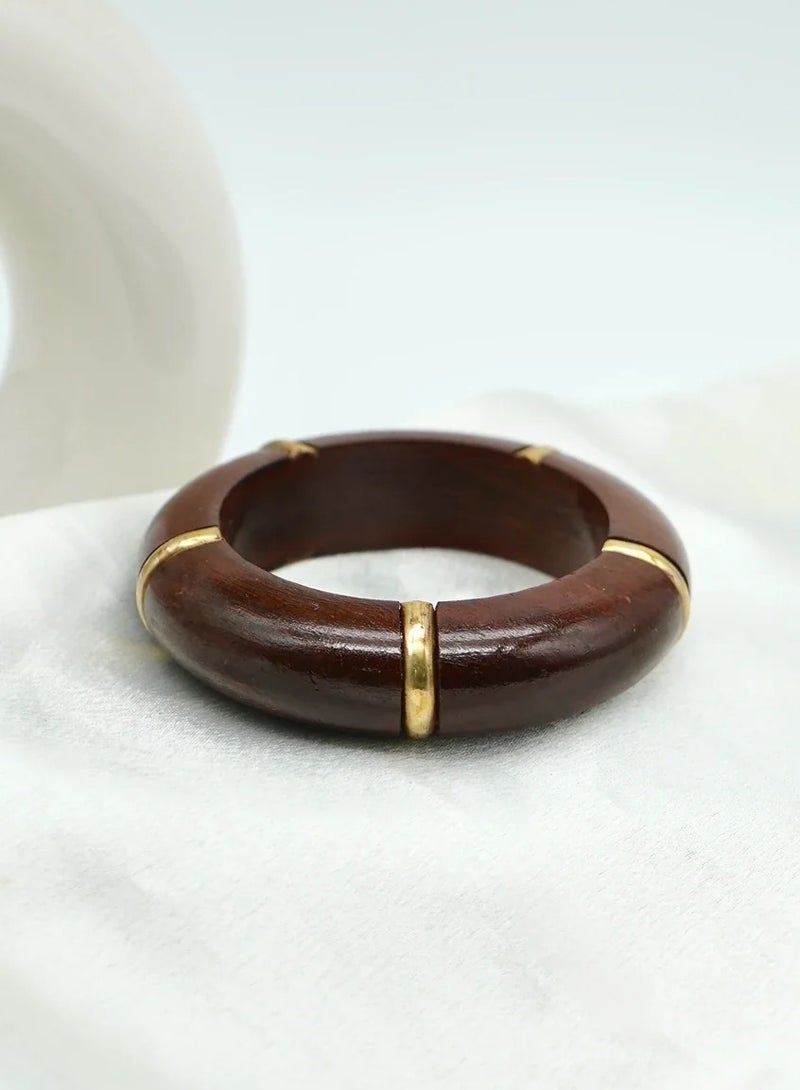 جاهز للشاي إسوارة خشبية مصنوعة يدويًا بتفاصيل ذهبية – إطلالة أنيقة وعصرية - Image 2