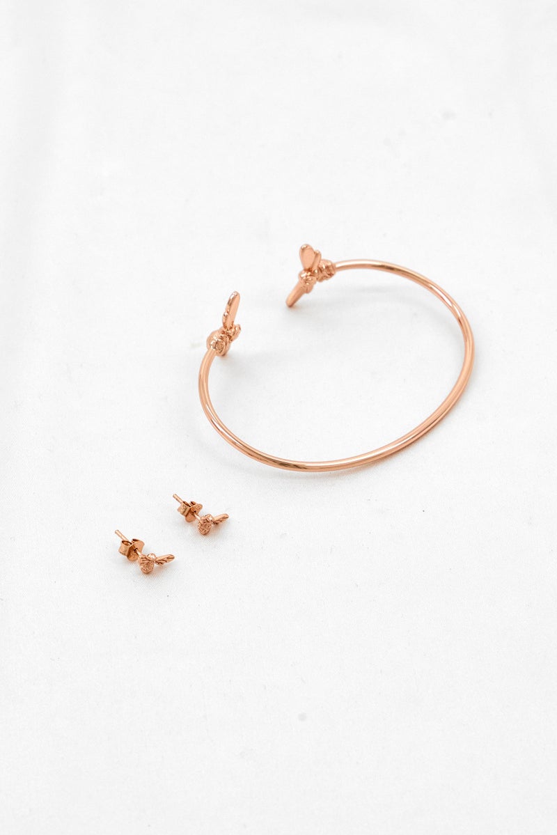 OLIVIA BURTON Women 2 Pieces Stainless Steel Bracelet And Earrings Set, Golden  - Image 4
