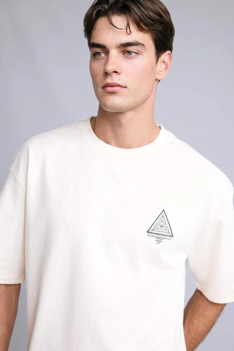 ديفاكتو Boxy Fit Printed Short Sleeve T-Shirt