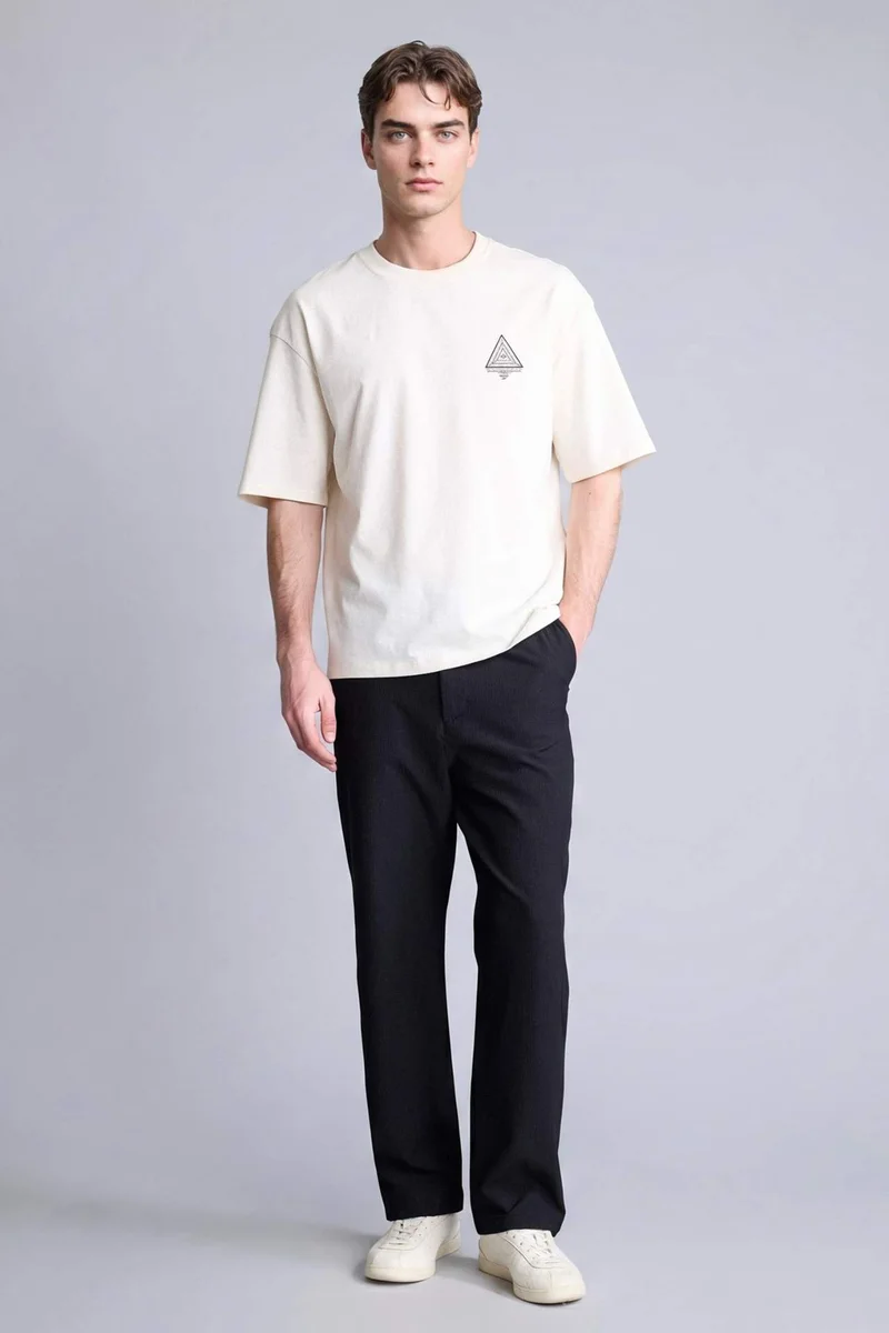 ديفاكتو Boxy Fit Printed Short Sleeve T-Shirt