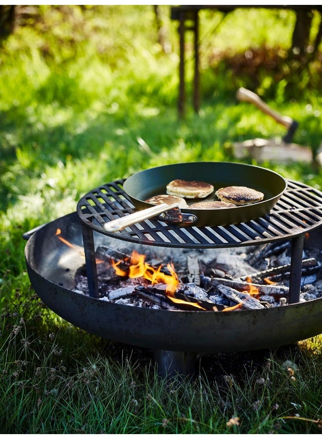 SCANPAN مقلاة سكنبان الحديد الأسود 26 سم من الفولاذ الكربوني الممتاز مقاومة لدرجات الحرارة العالية مقلاة متعددة الاستخدامات مع مقبض مريح آمنة للاستخدام في الفرن - Image 5