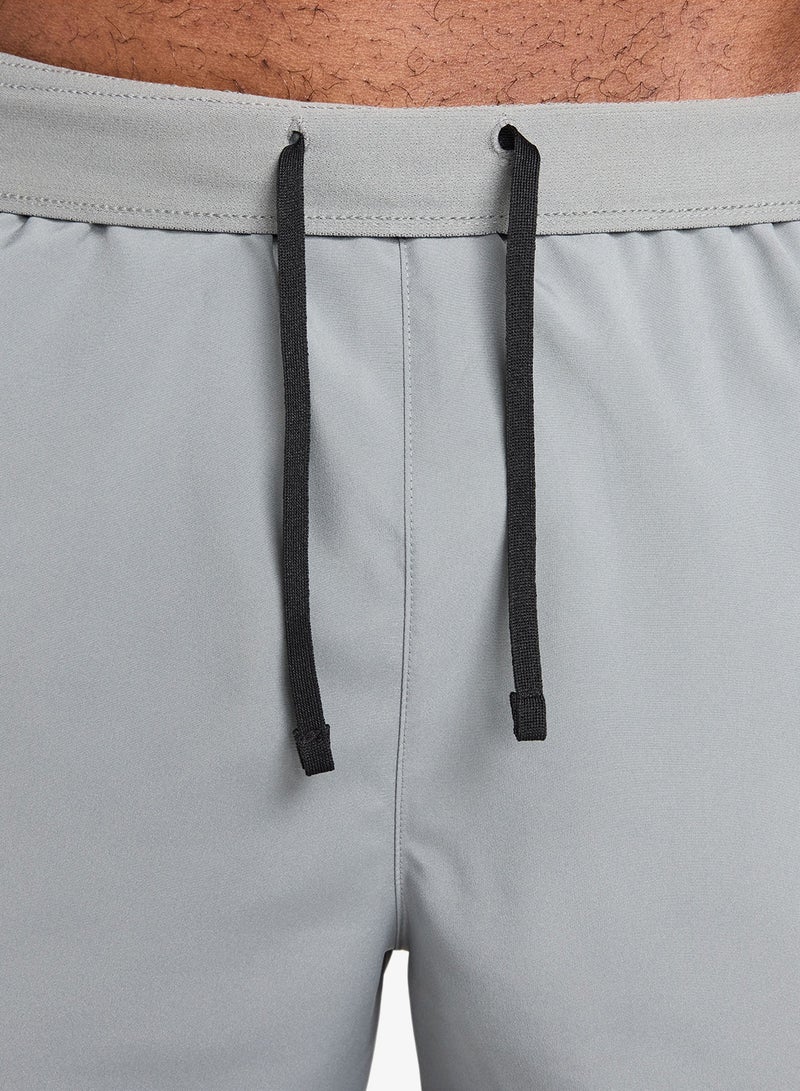 Nike 5" 2In1 Dri-Fit Challenger Shorts - Image 3