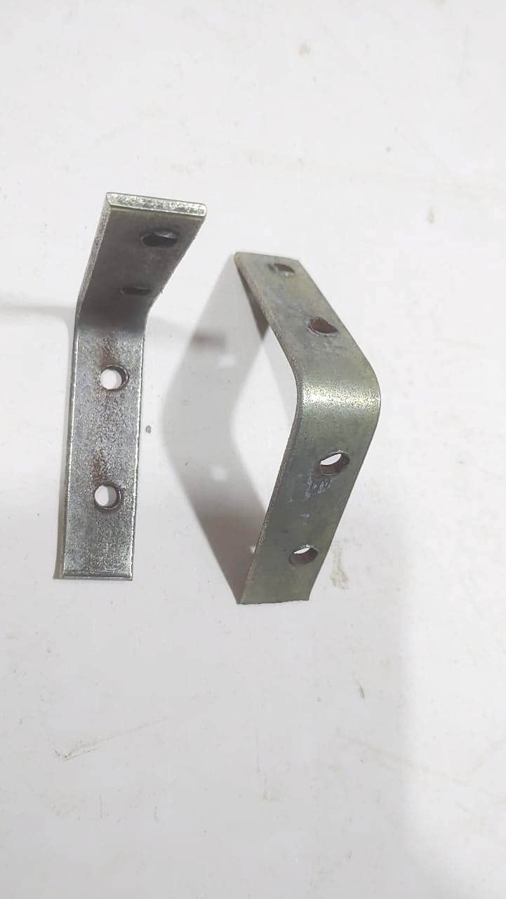 FTE 25x25 inch Right Angles L Angles Clamps Brackets Made of Strong 2mm Iron bar Brass Coated A Set of 4 Pieces for shelve Support with Double Hole Size 6x6 cm - Image 4