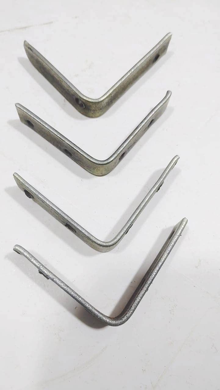 FTE 25x25 inch Right Angles L Angles Clamps Brackets Made of Strong 2mm Iron bar Brass Coated A Set of 4 Pieces for shelve Support with Double Hole Size 6x6 cm - Image 1