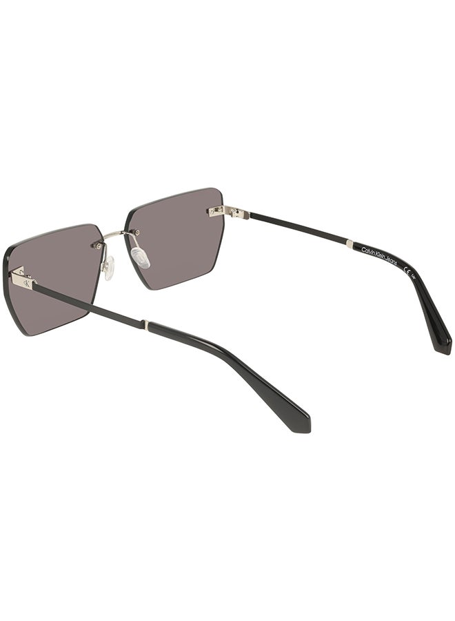 Calvin Klein Jeans 3 قطع تركيب براغي معدنية من كالفن كلاين جينز الشمسية CKJ25207S 6215 (043) فضي/أسود - Image 2