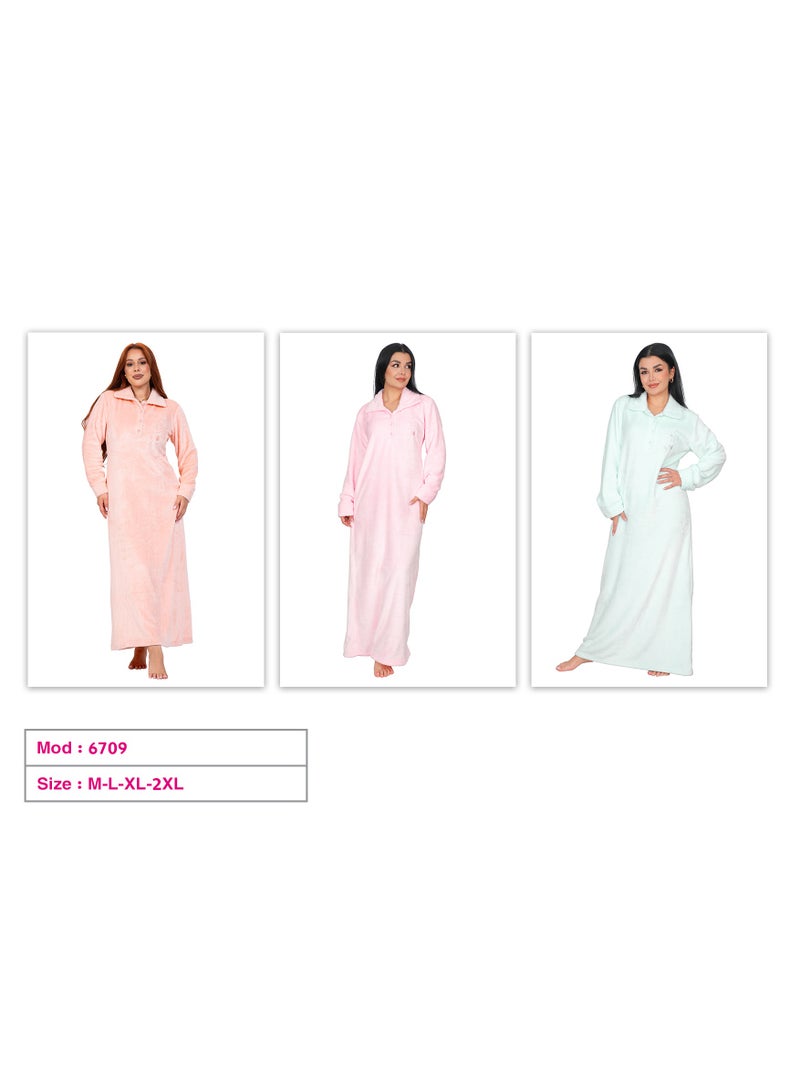 دعدوش  عباية نسائية طويلة قطيفة مطرز، ثوب نوم شتوي  مبهر ، قميص نوم ناعم بقصة مستقيمة  من دعدوش - Image 2