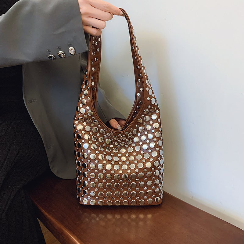 Fashion Handbag For Women 2025 Spring New Casual Bucket Bag Cool Cool Cool Dot Rivet Shoulder Bag - Image 2