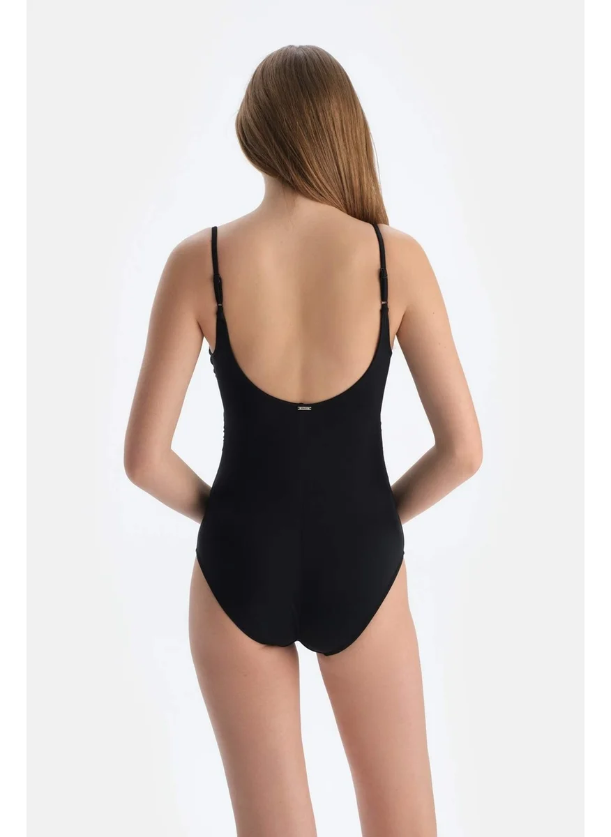 داجي Black Corset Contouring Swimsuit
