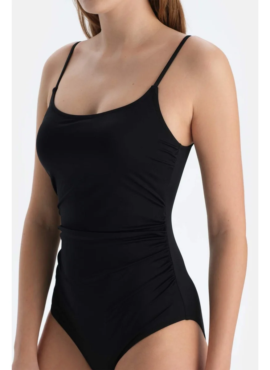 داجي Black Corset Contouring Swimsuit