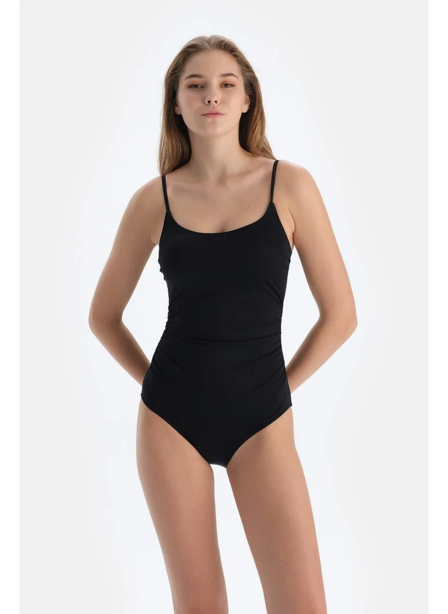 داجي Black Corset Contouring Swimsuit