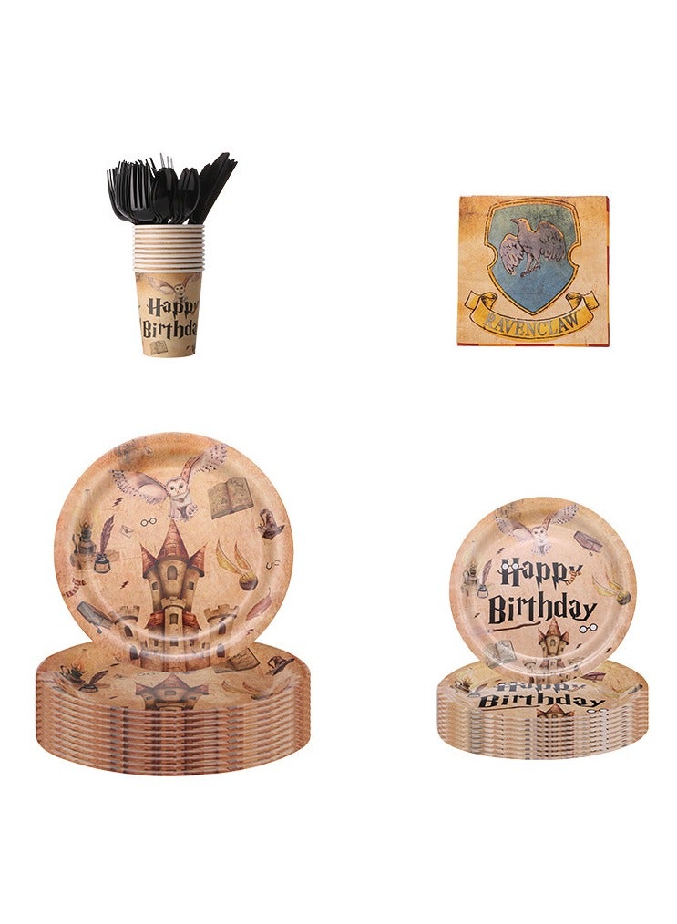 عام مجموعة تزيينات حفلات الأطفال بموضوع هاري بوتر. تتضمن هذه المجموعة كؤوسًا، أطباقًا ورقية، مناشفًا ورقية، وسلع تزيين بالبالونات، وأواني طعام. - Image 3
