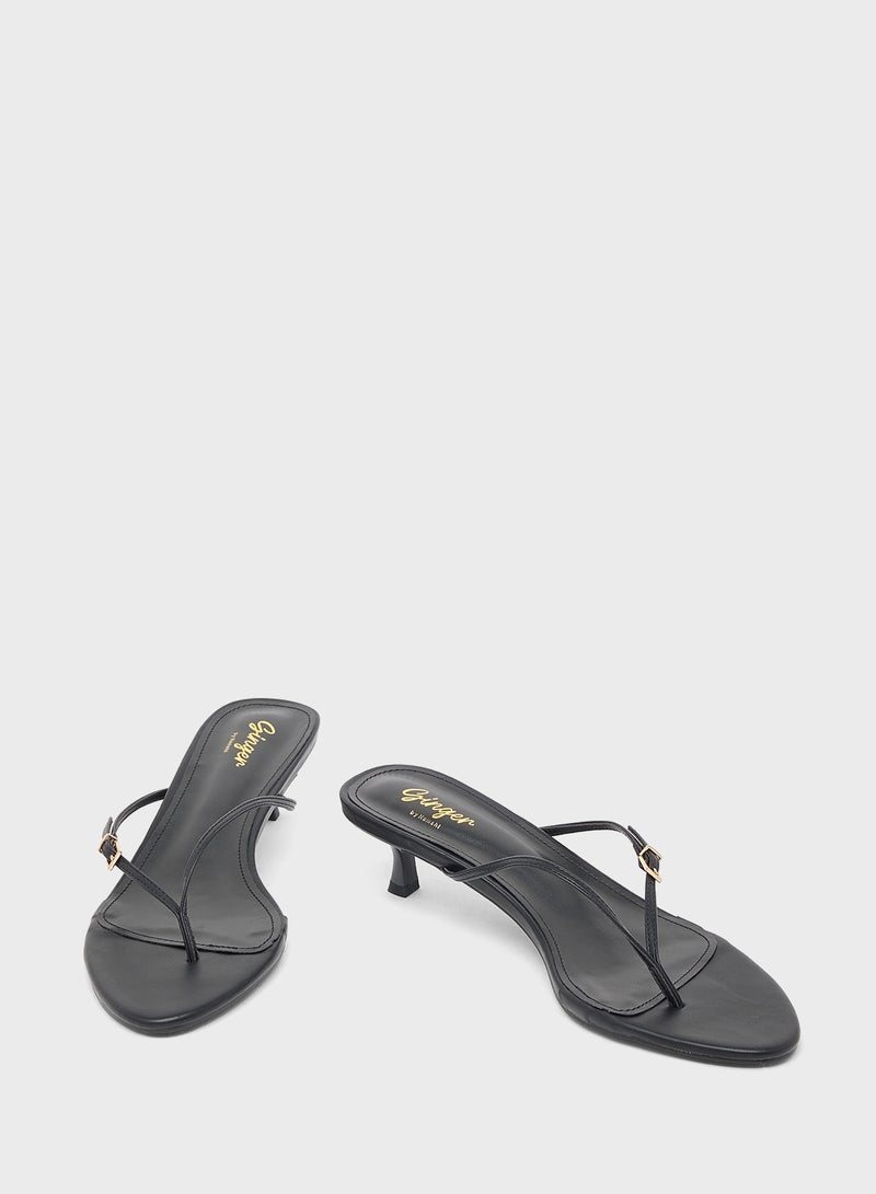 جينجر صندل نسائي بكعب منخفض بتصميم ثونغ - Image 4