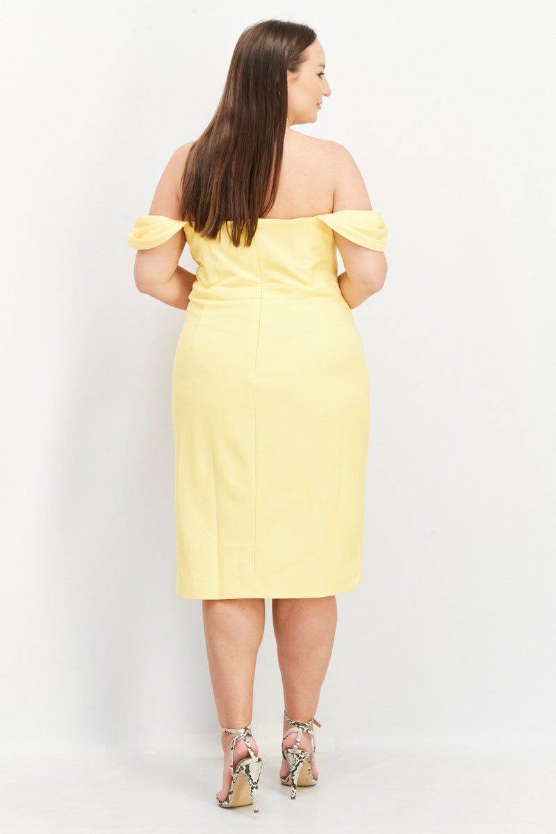 lavish alice Women Plus Size Ruched Midi Dress, Yellow - Image 3