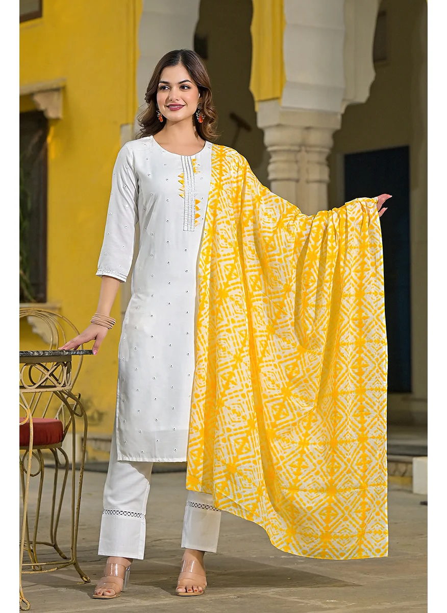 زيري سوق Yellow Rayon Blend Solid Embroidered Straight Kurta Set