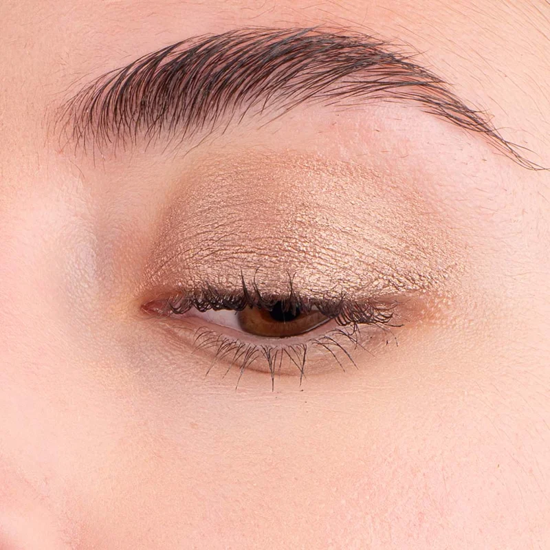 LA CRIQUE ظلال عيون سائلة وإضاءة ٨ مل ٠٤ آيس ماكياتو