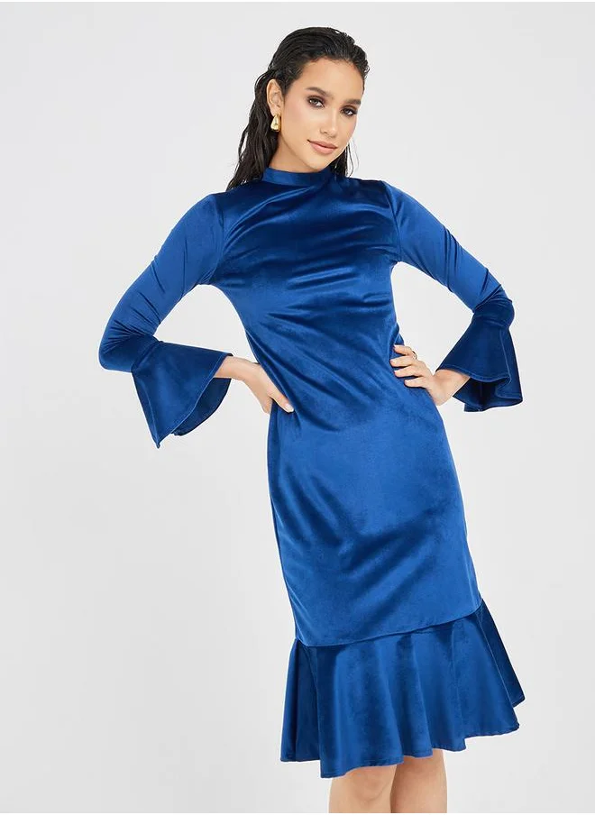 ستايلي Velvet Bell Sleeve Bodycon Knee Length Dress