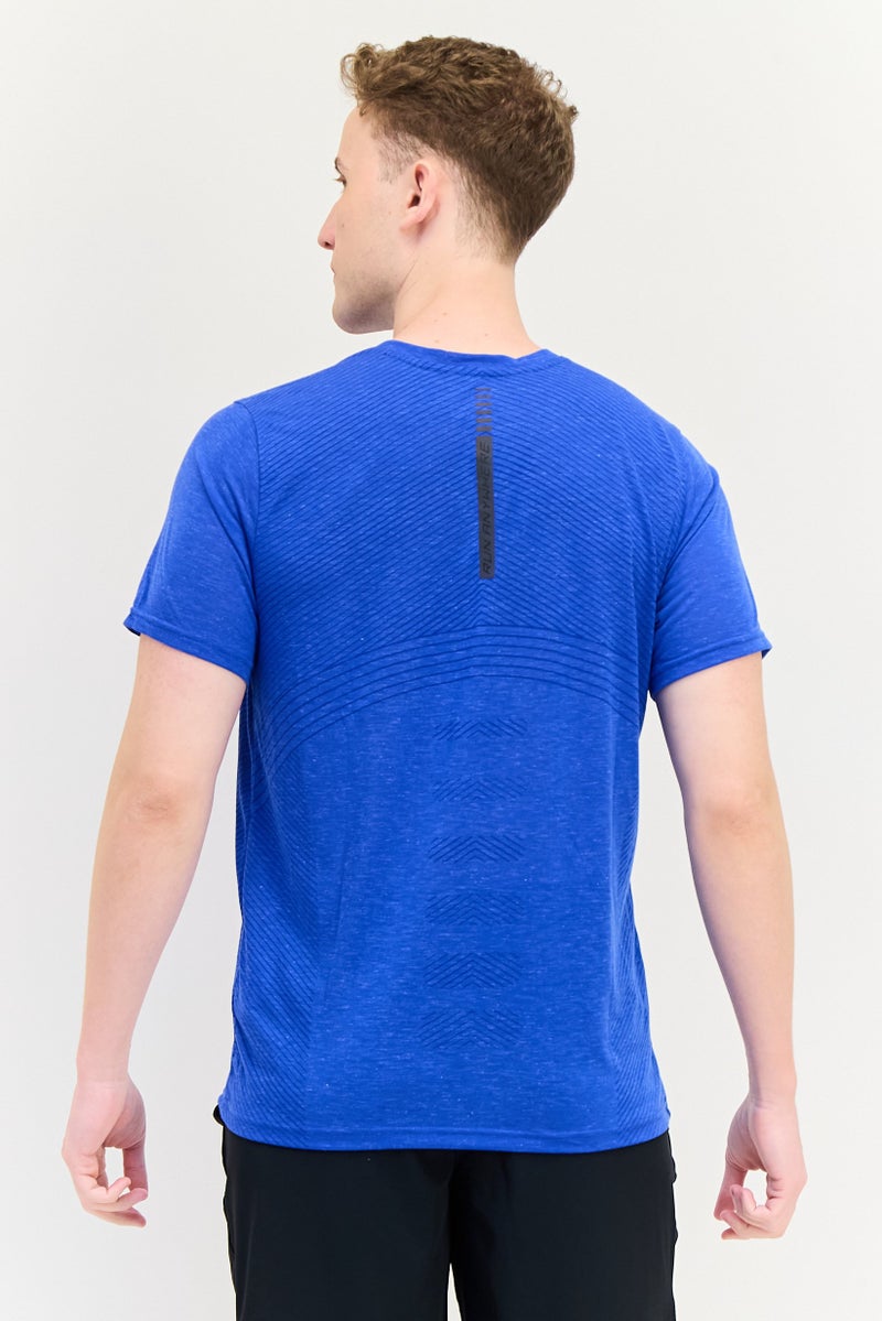 UNDER ARMOUR تي شيرت رياضي للرجال بأكمام قصيرة مناسب للجري، أزرق ملكي - Image 4