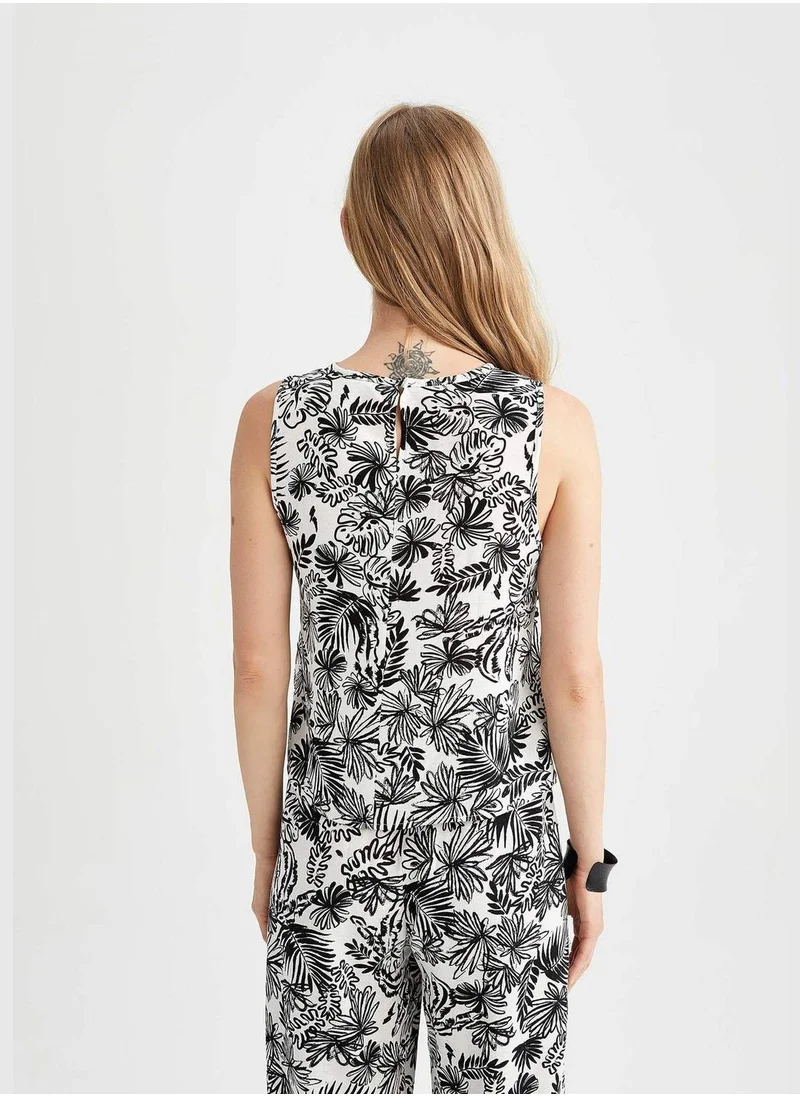ديفاكتو Regular Fit Sleeveless Palm Print Crop Top