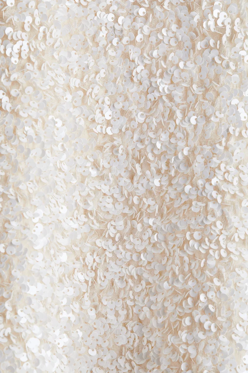 اتش اند ام بلوزة مزيّنة بالترتر