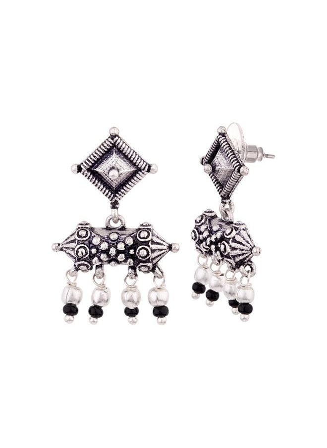 VOYLLA Nayantara Geometric Design Earrings  - Image 3