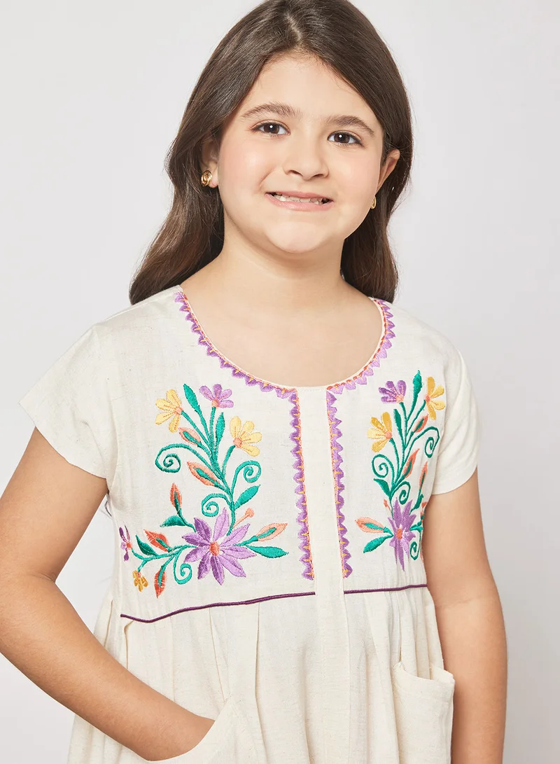 HANA & SARA Kids Embroidered Detail Jalabiya