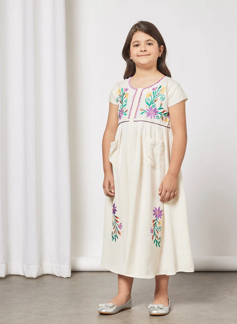 HANA & SARA Kids Embroidered Detail Jalabiya