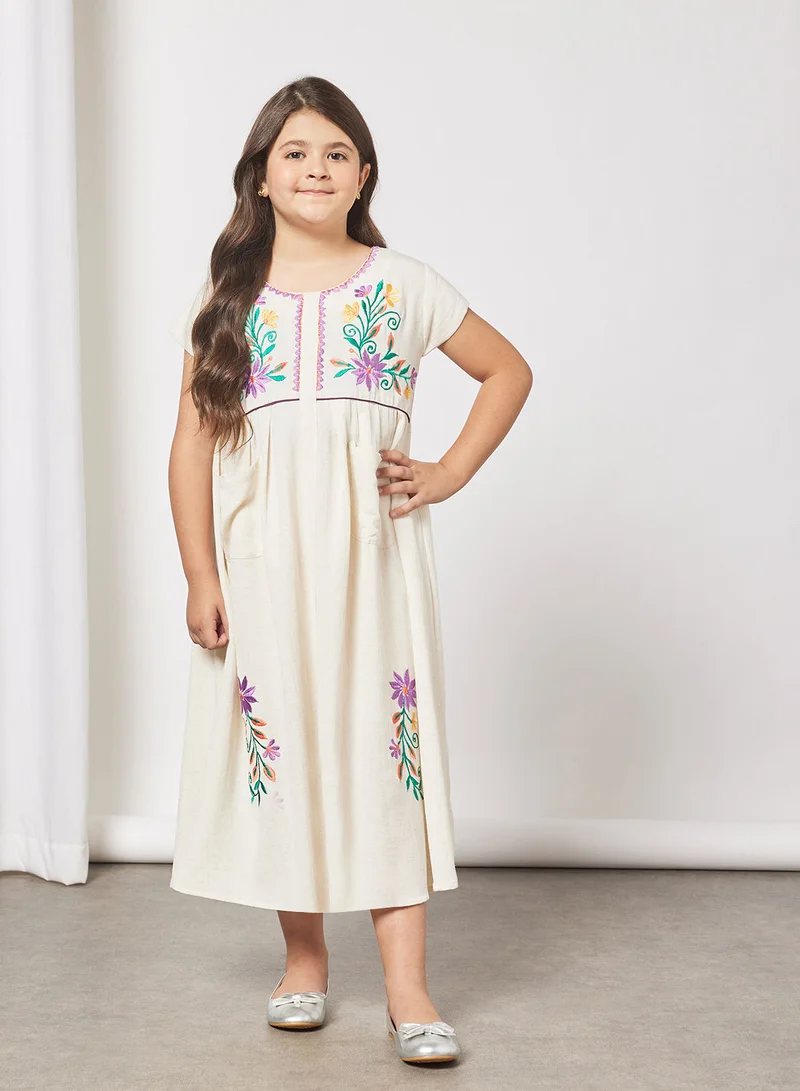 HANA & SARA Kids Embroidered Detail Jalabiya