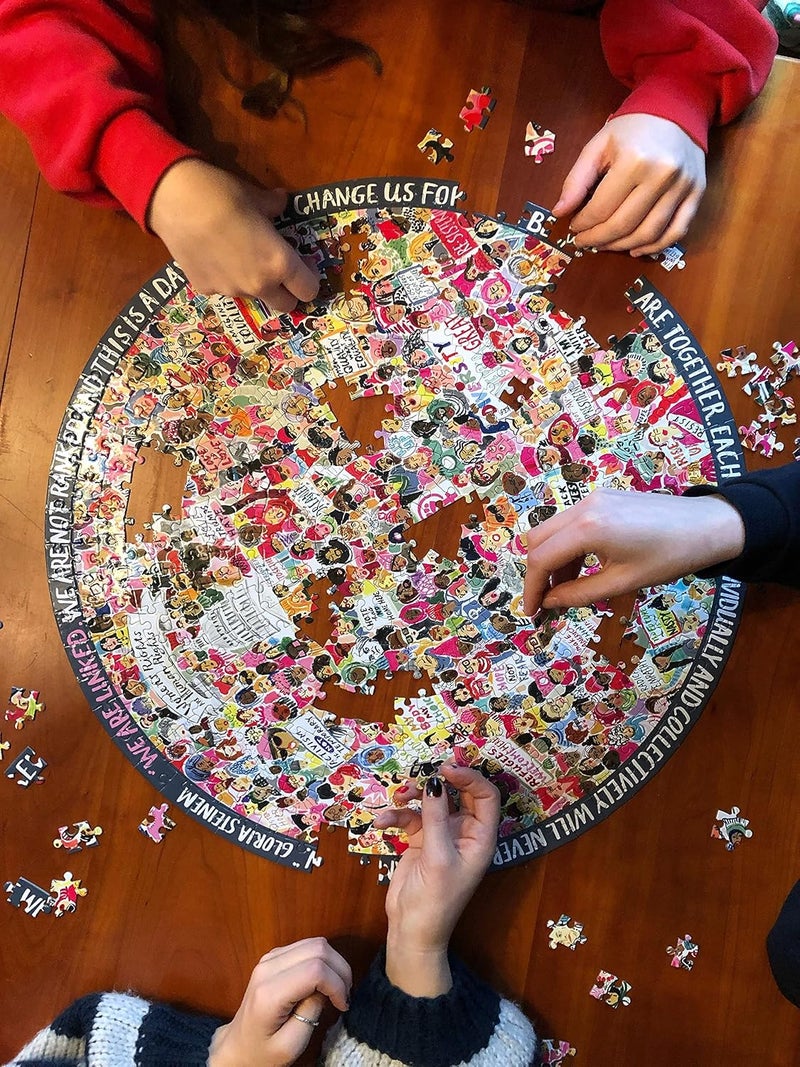 eeBoo Women's March 500 Piece Round Jigsaw Puzzle - Image 4