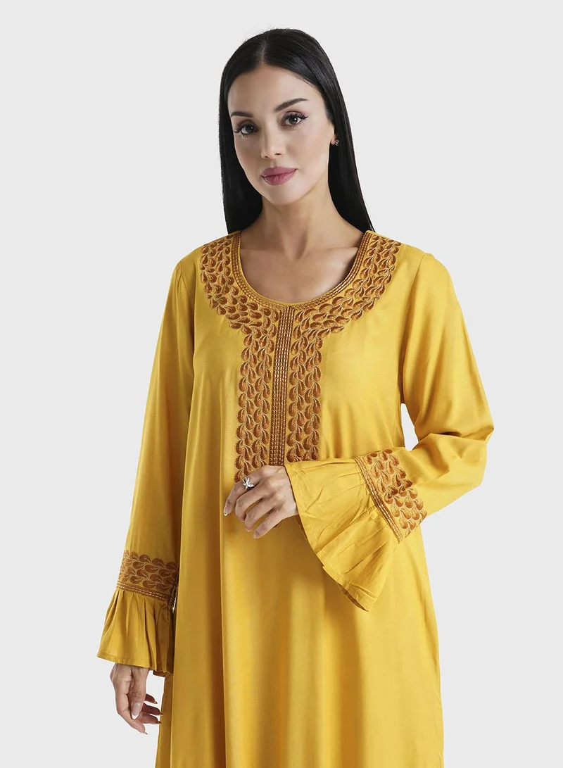 كشخة جلابية منزلية مطرزة بالآلة من الرايون بلون الخردل