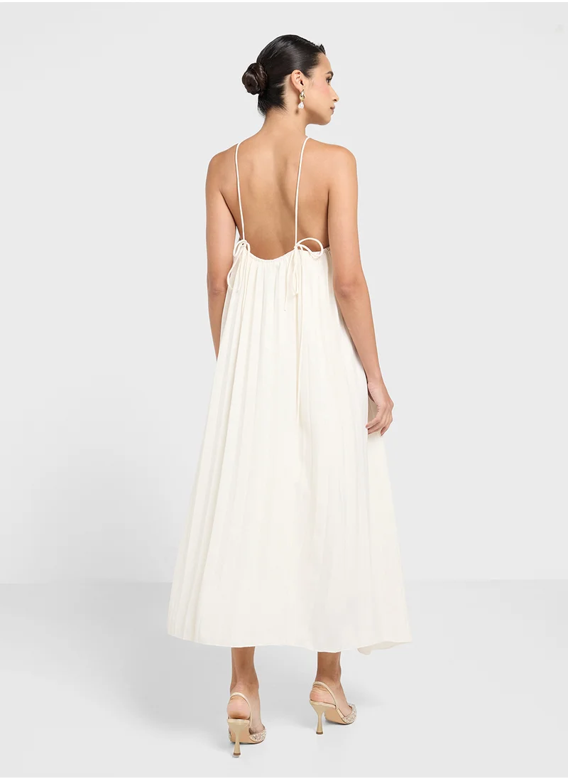 ايلا Halter Neck Pleated Dress