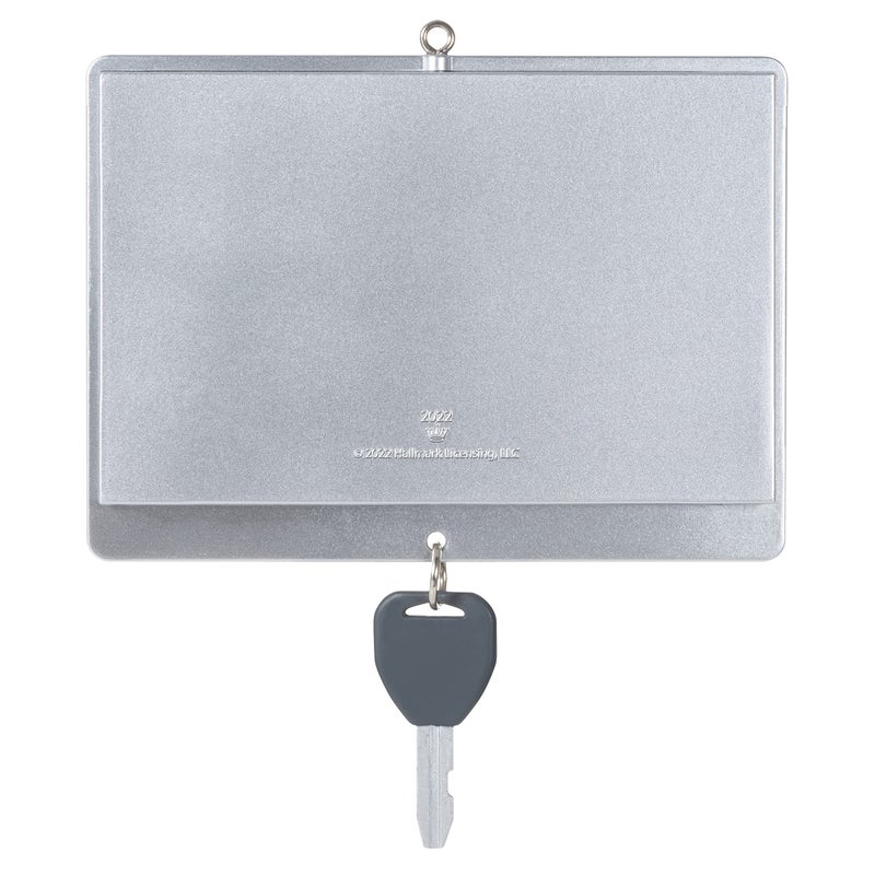 Hallmark Keepsake هولمارك تذكار زخرفة عيد الميلاد البلاستيكية 2022 إطار صورة سائق جديد - Image 2