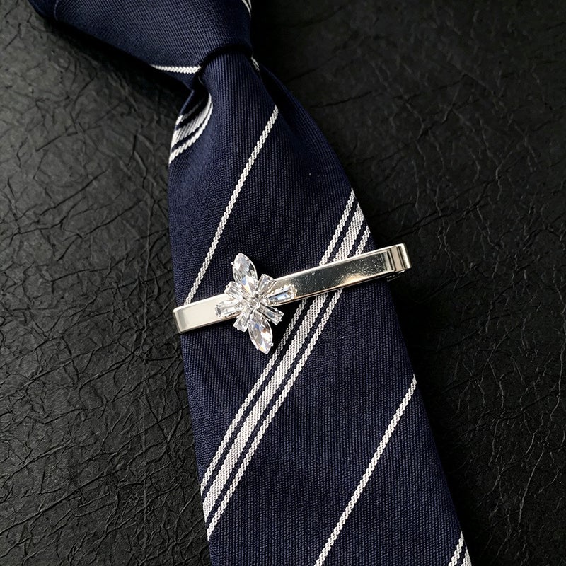 Xin Long Tai Crystal Snowflake Tie Clip for Men & Women - Elegant Rhinestone Business Accessory - Image 1