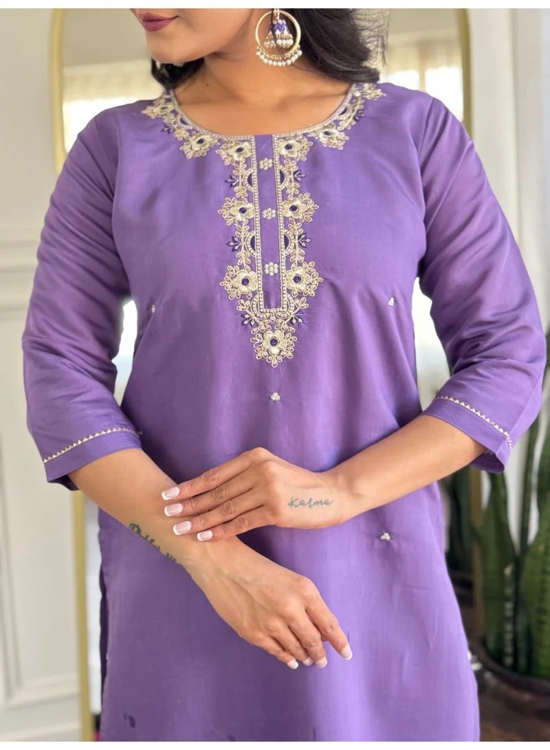 أميا ﻿Chanderi-kurta-pant-with-dupatta