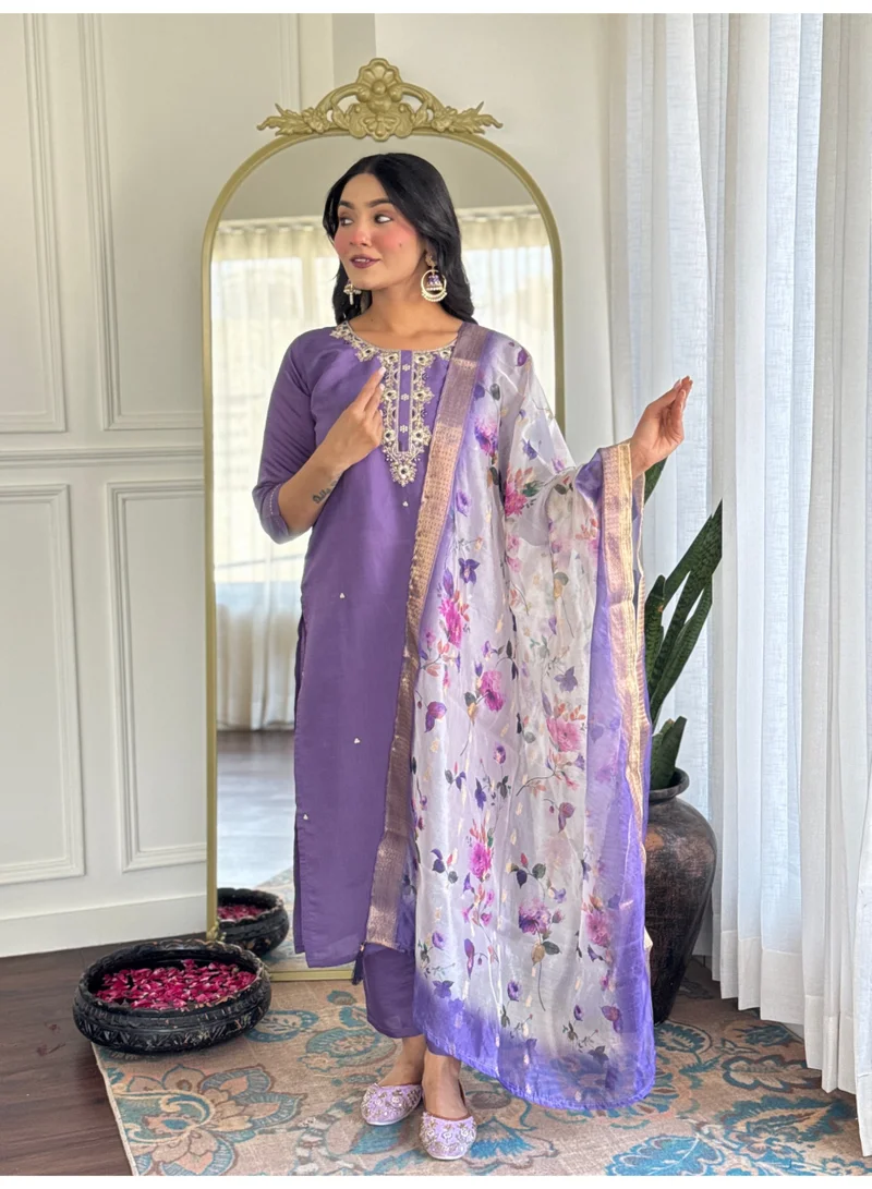 أميا ﻿Chanderi-kurta-pant-with-dupatta