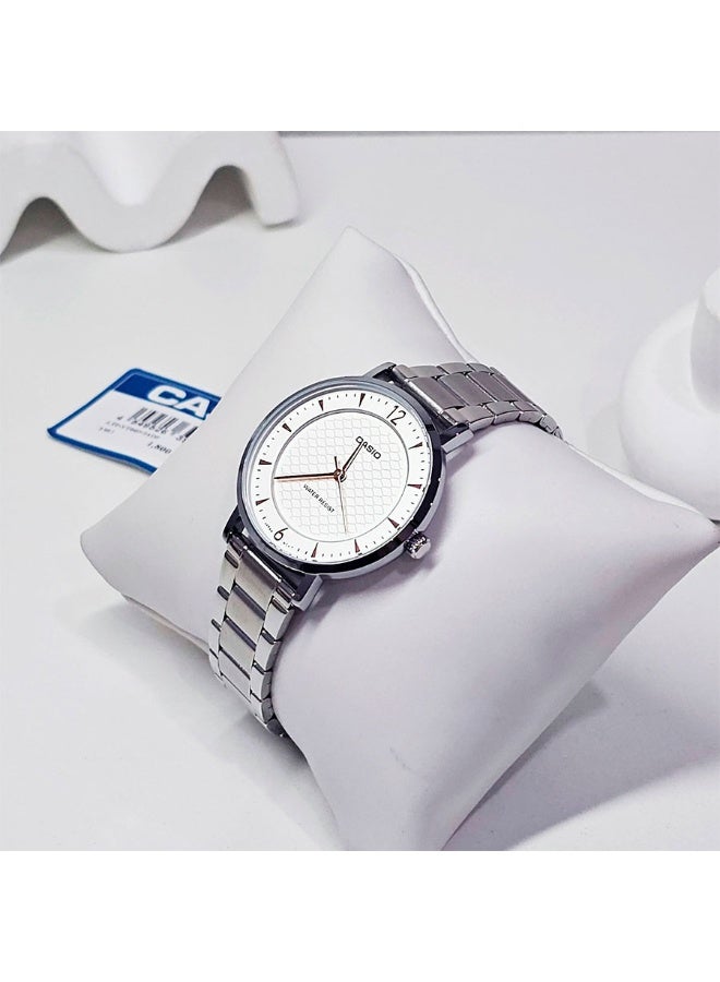 Casio LTP-VT04D-7A Women’s Stainless Steel Analog Watch – White Dial with Silver Bracelet - Image 4