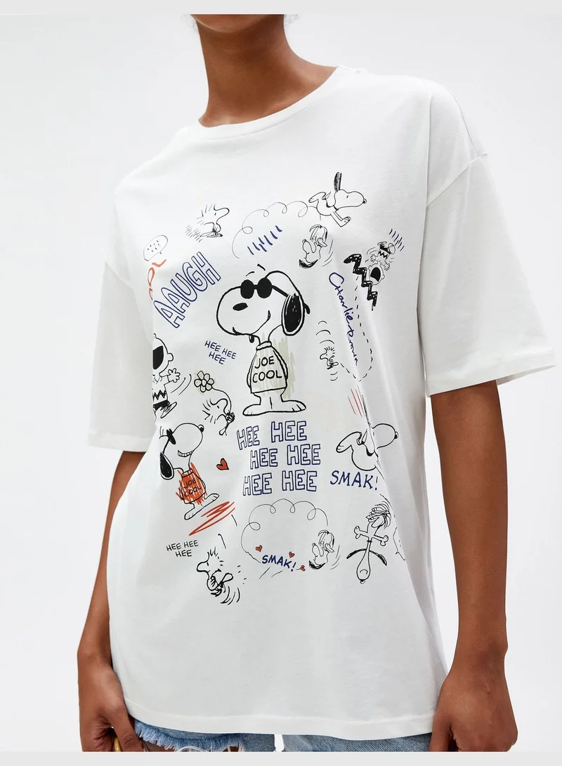 كوتون Snoopy Printed Oversized Licensed Crew Neck Short Sleeve T-Shirt