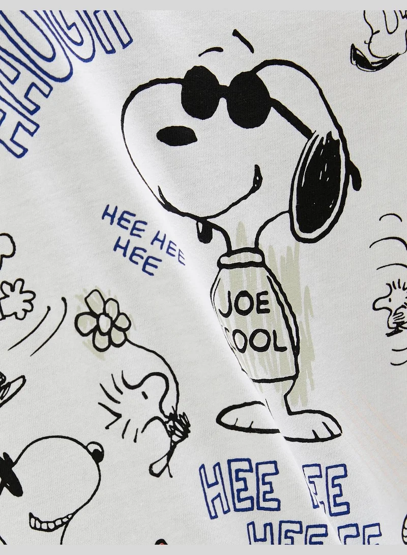 كوتون Snoopy Printed Oversized Licensed Crew Neck Short Sleeve T-Shirt