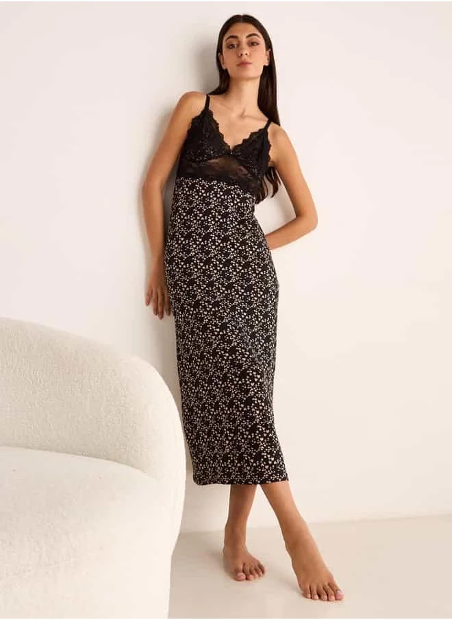 فاف Printed Chemise with V-neck and Lace Detail