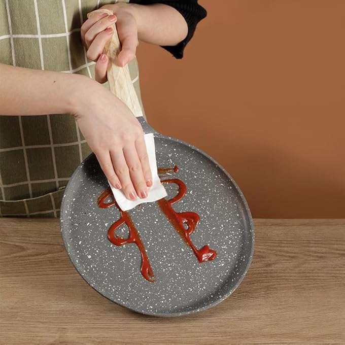 سكاي تاتش مقلاة كريب غير لاصقة مقاس 28 سم مطلية بالجرانيت من تاوا مع مقبض ستاي كول، مقلاة فطائر خالية من مادة Ptfe وPfoa لجميع المواقد، باللون الأسود - Image 4