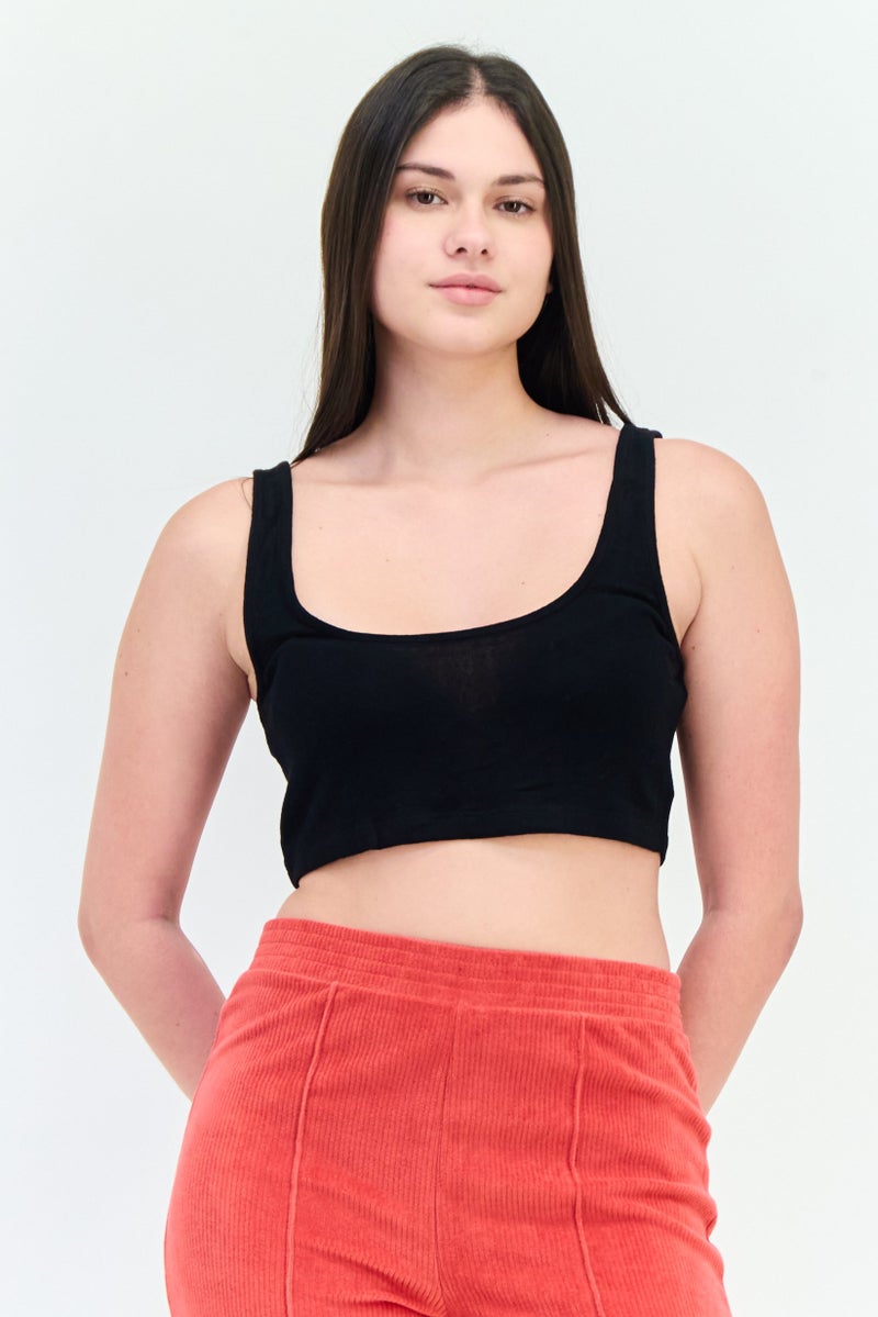 CHELSEA PEERS Women Scoop Neck Sleeveless Solid Crop Top, Black - Image 1