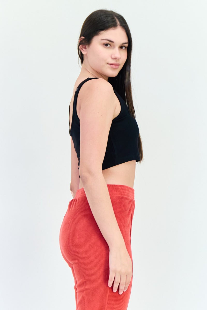 CHELSEA PEERS Women Scoop Neck Sleeveless Solid Crop Top, Black - Image 3