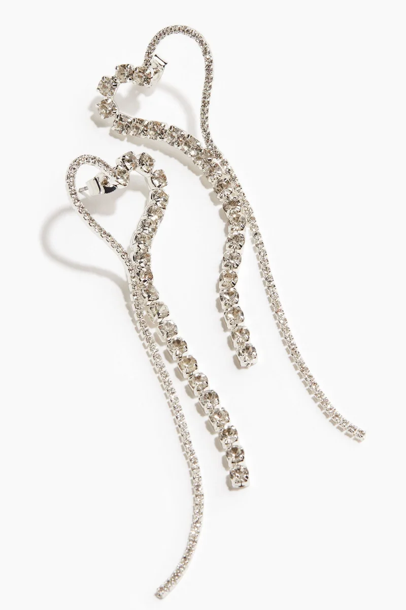 اتش اند ام حلق على شكل قلب مزين بأحجار الراين