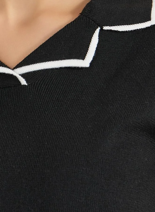 Styli Contrast Collar Accent Regular Fit Knit Top