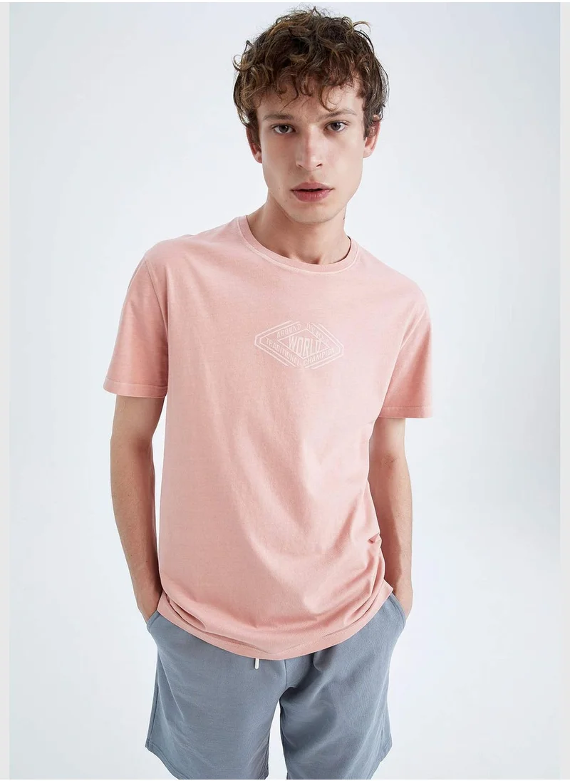 ديفاكتو Man Regular Fit Crew Neck T-Shirt