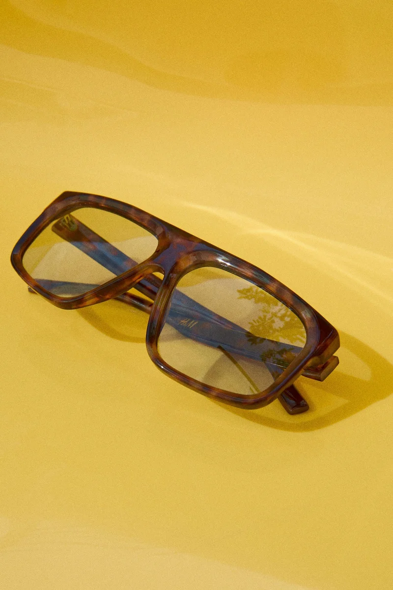 Polarised visor sunglasses