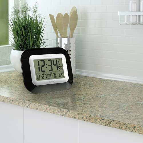 La Crosse Technology Atomic Wall/Table Clock, 7.2-inch H x 8.95-inch W x 1.2-inch D (WT-8005U-B) - Image 4