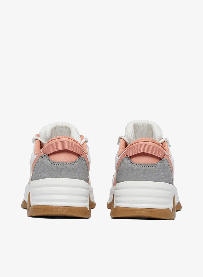 يو اس بولو اسن سنيكرز أبيض نسائي بتصميم لافت للنظر لأداء جريء وأنيق - Image 5